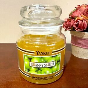 Yankee Candle ‘Granny Smith’ 🍏 candle 🕯️